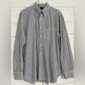Gorgeous Tommy Hilfiger button-down shirt